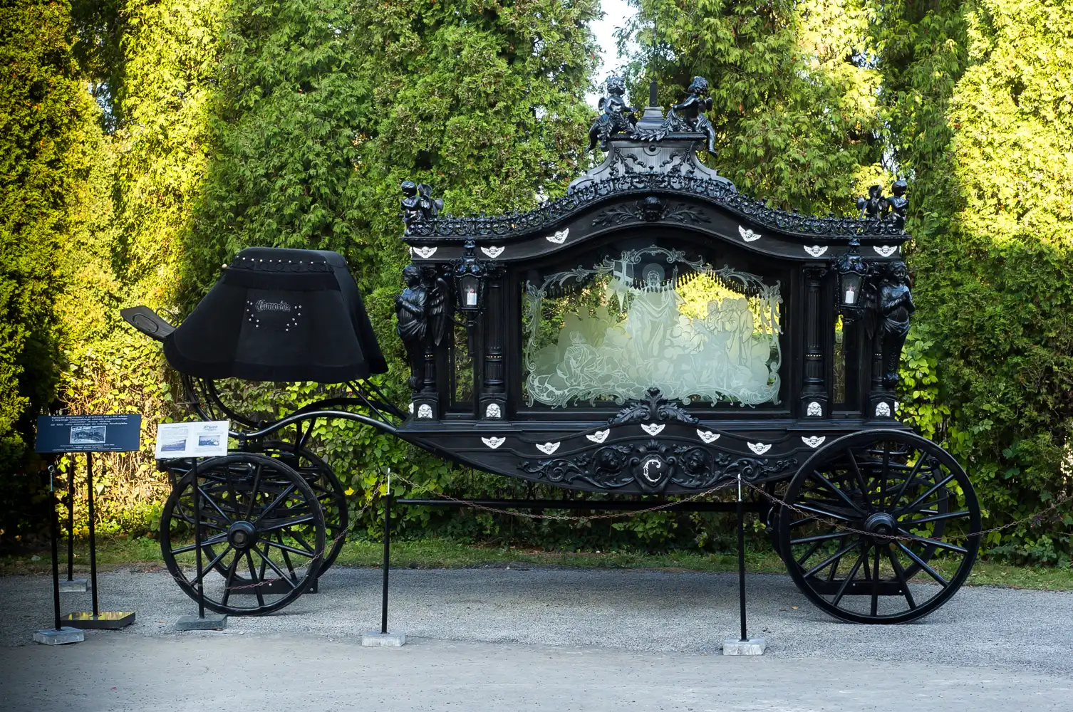 Renowacje zabytków w Cieszynie - konserwacja kamienia i drewna